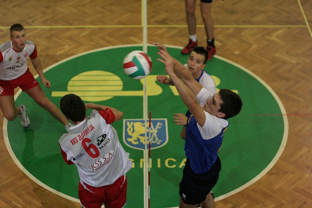 Trzecie zwycięstwo juniorów Ikara