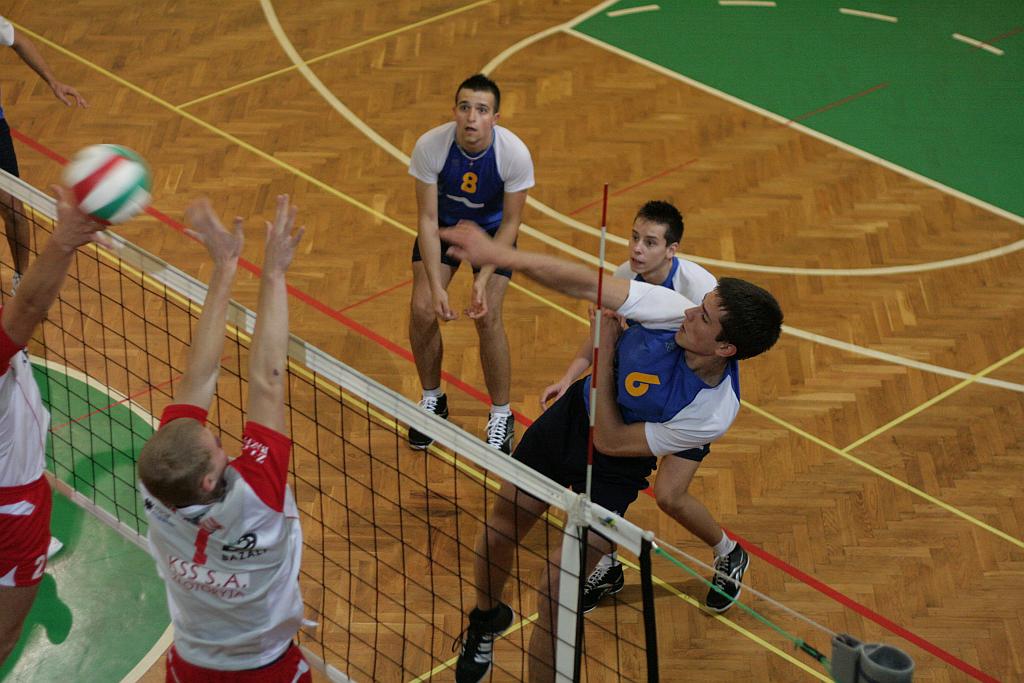 Trzecie zwycięstwo juniorów Ikara