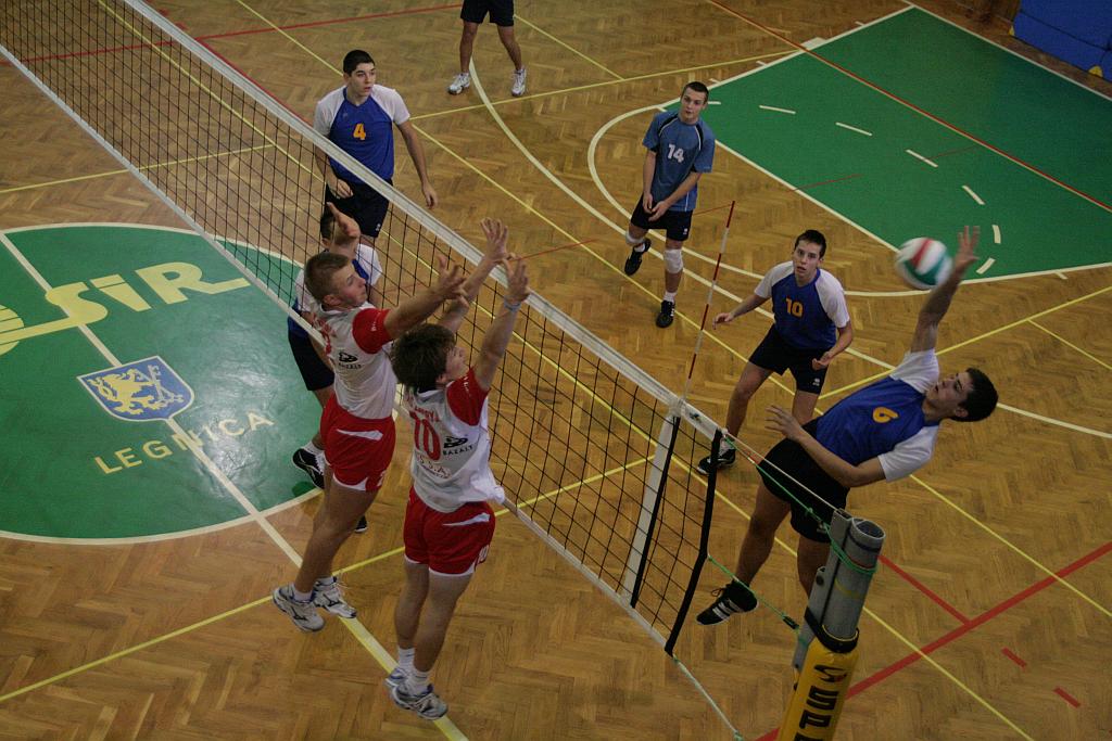 Trzecie zwycięstwo juniorów Ikara