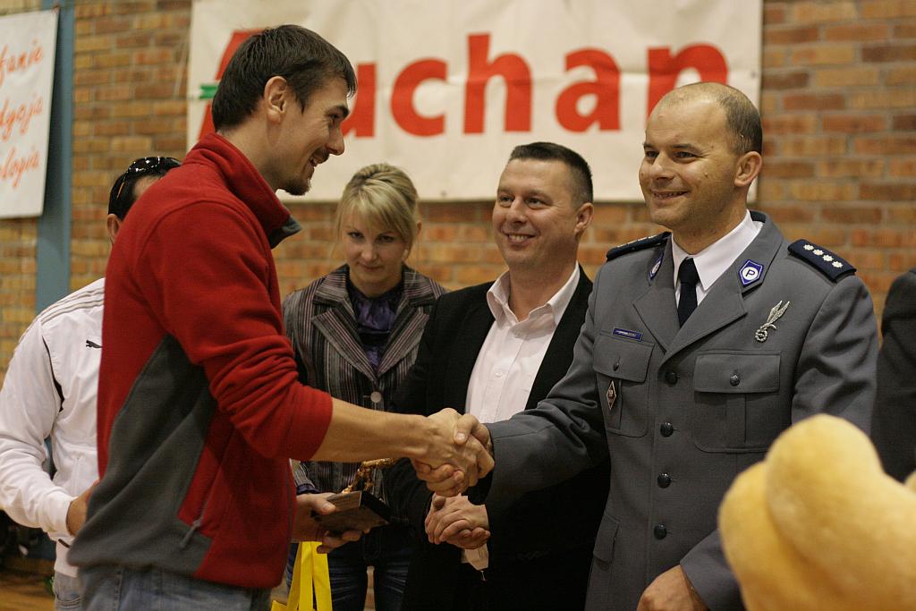 Policjanci grali w piłkę