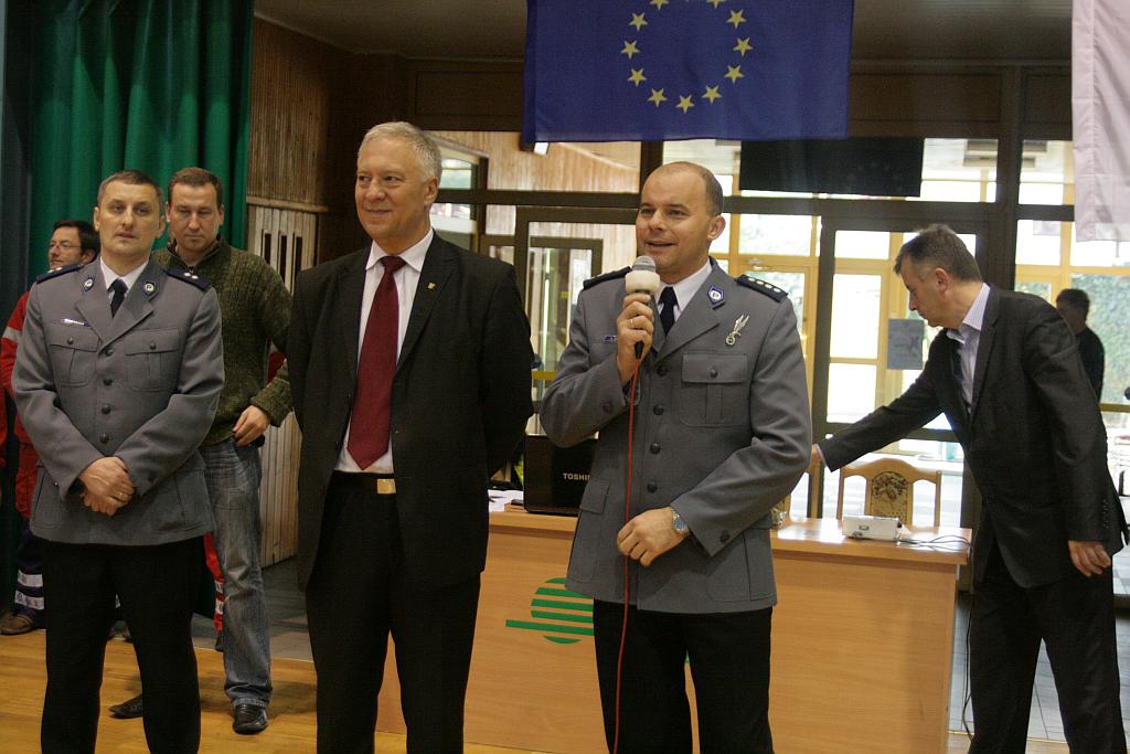 Policjanci grali w piłkę