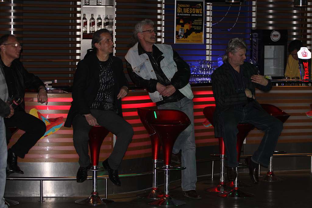 Zaduszki w Sunny Music Club