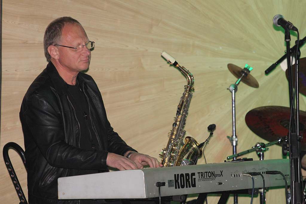 Zaduszki w Sunny Music Club