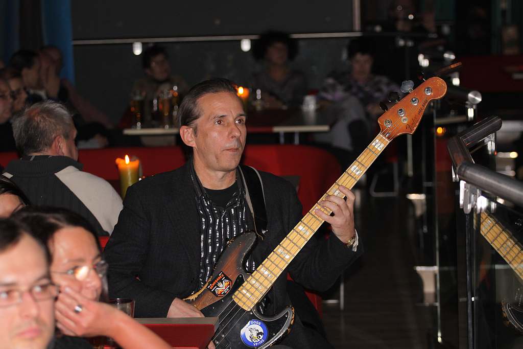 Zaduszki w Sunny Music Club