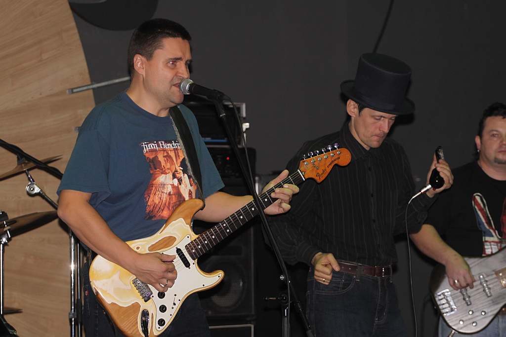 Zaduszki w Sunny Music Club
