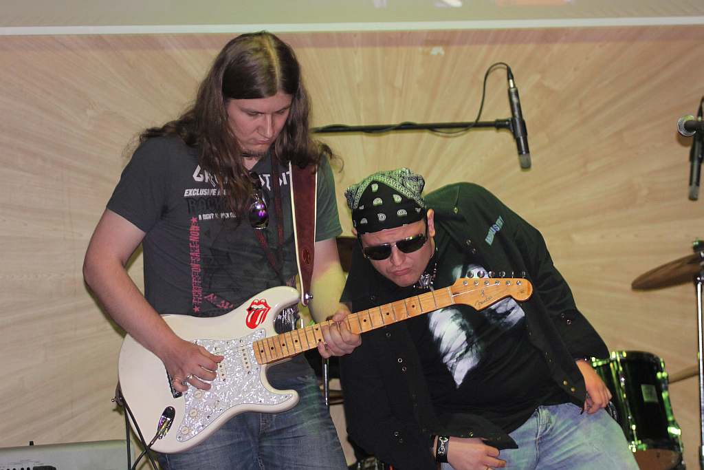 Zaduszki w Sunny Music Club