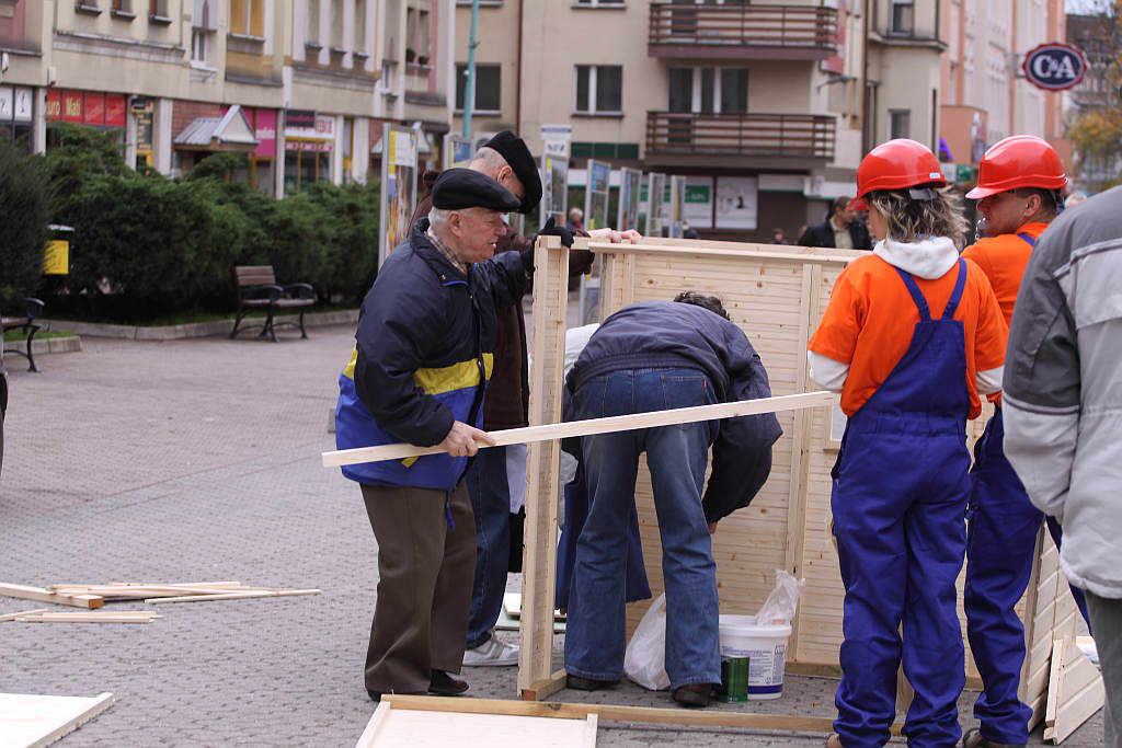 Super L buduje dom na rynku