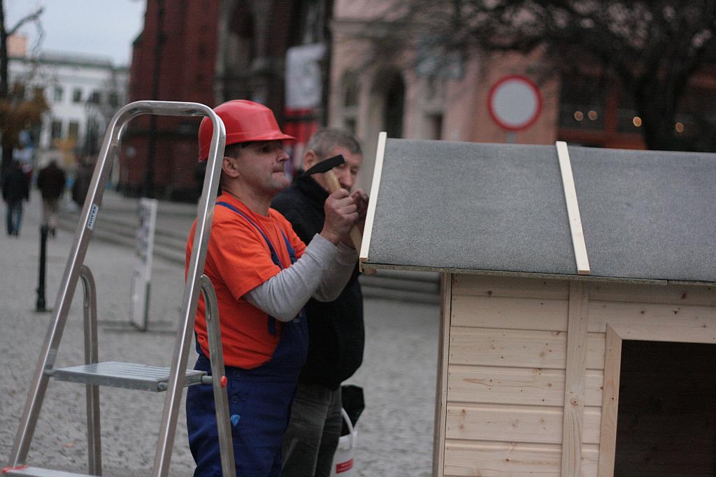 Super L buduje dom na rynku