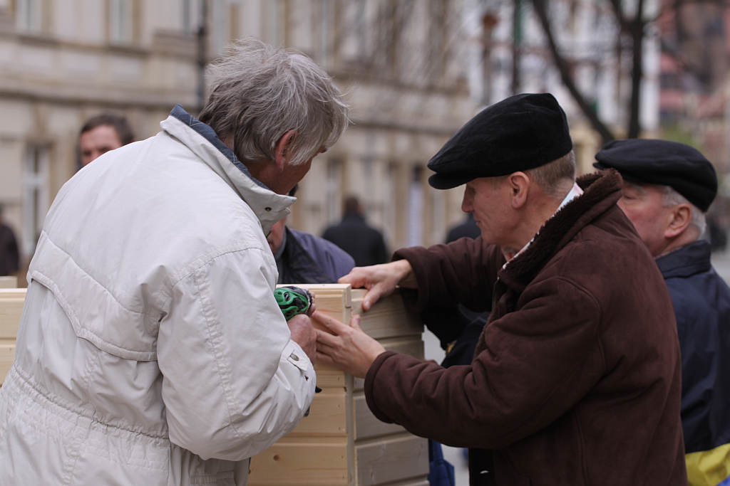 Super L buduje dom na rynku
