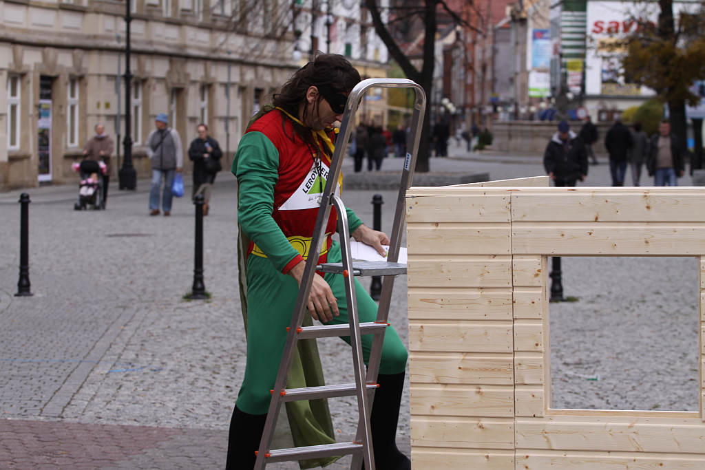 Super L buduje dom na rynku