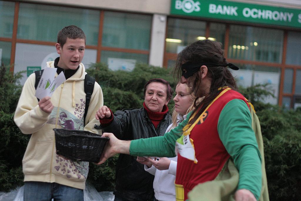 Super L buduje dom na rynku