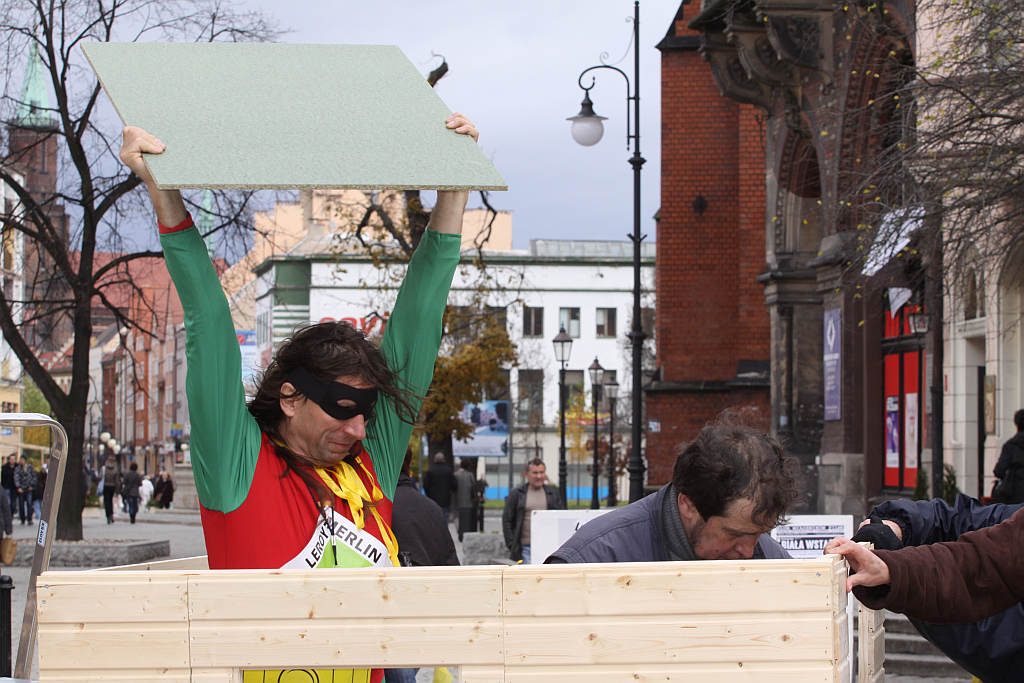 Super L buduje dom na rynku