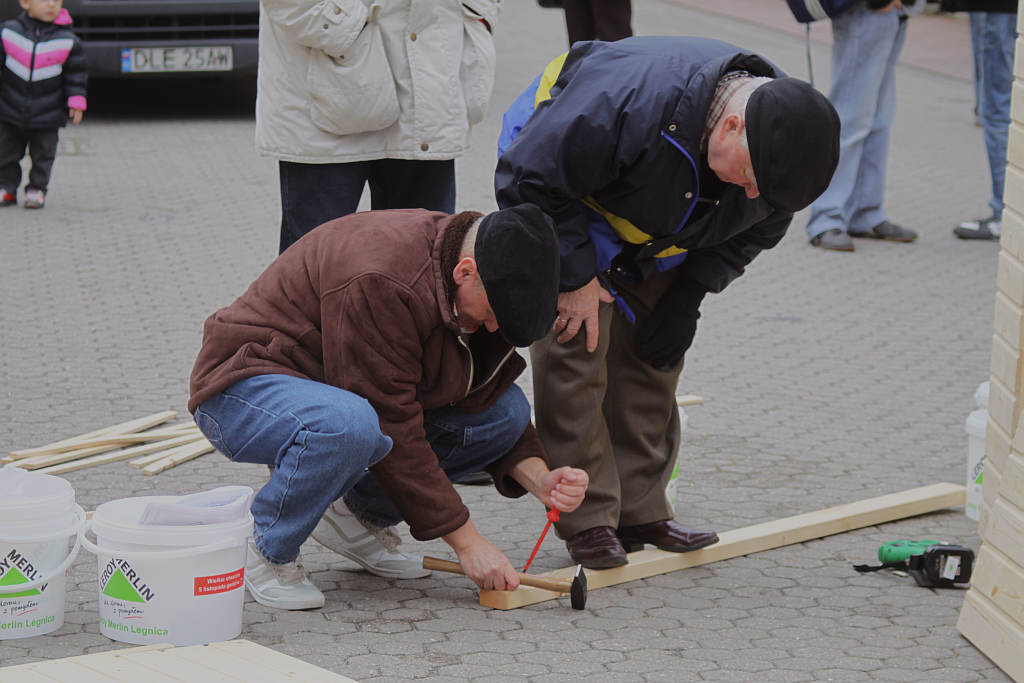 Super L buduje dom na rynku
