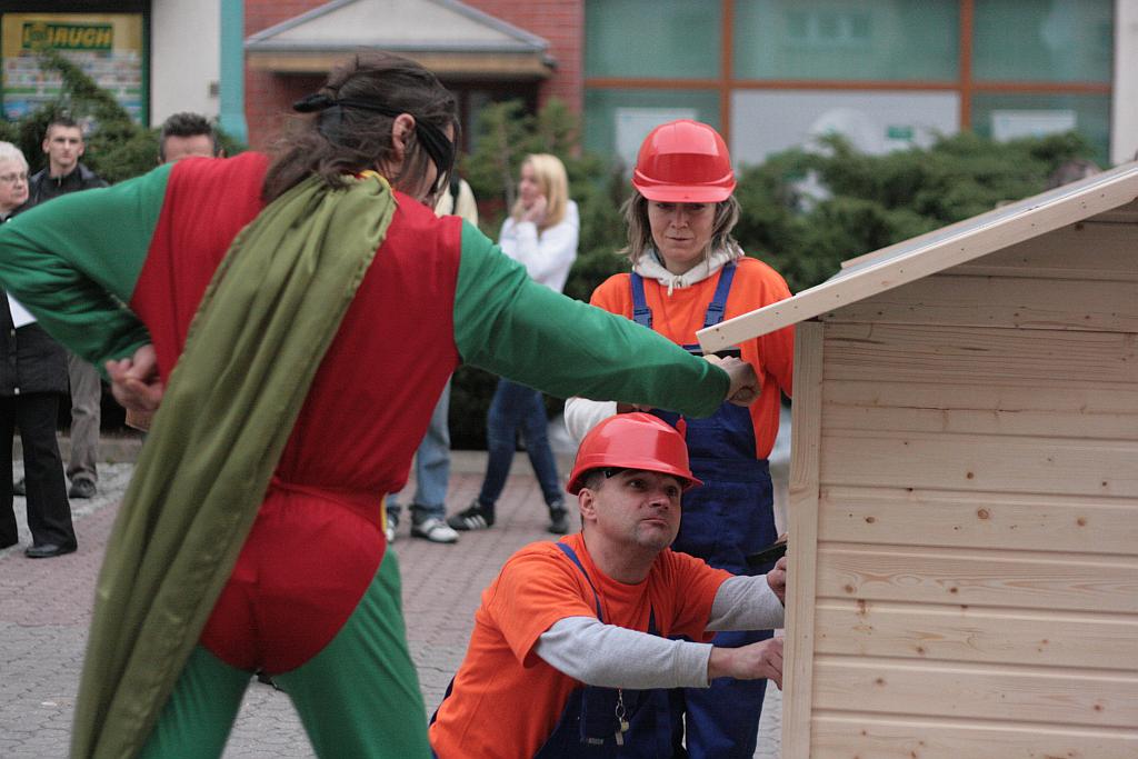 Super L buduje dom na rynku