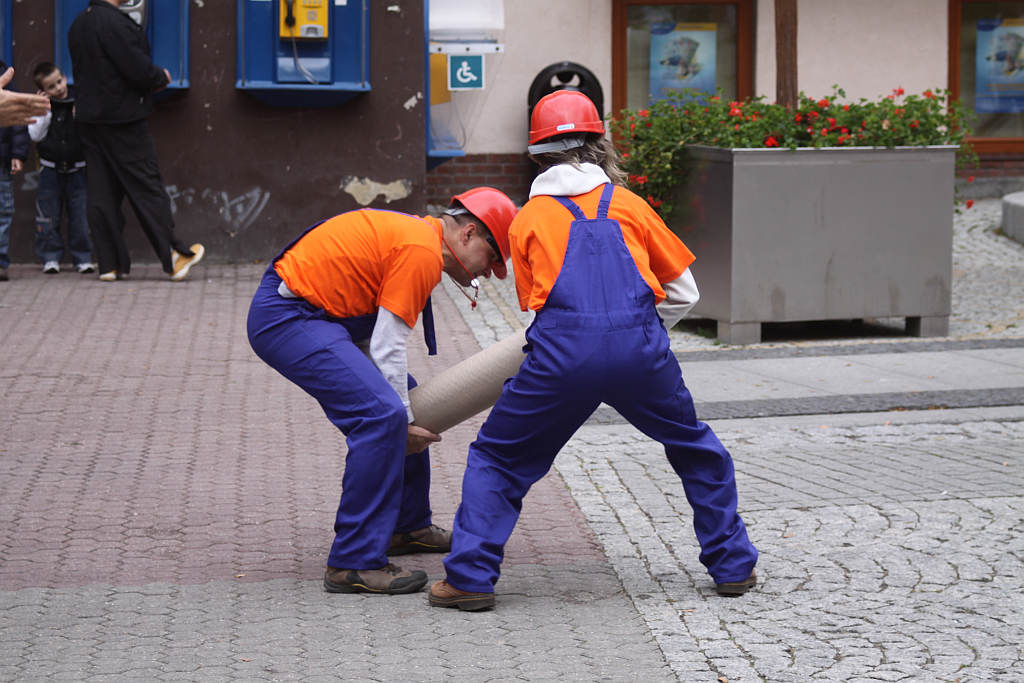 Super L buduje dom na rynku
