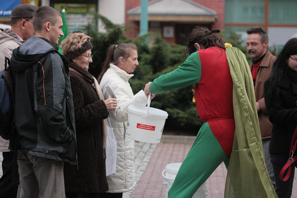 Super L buduje dom na rynku