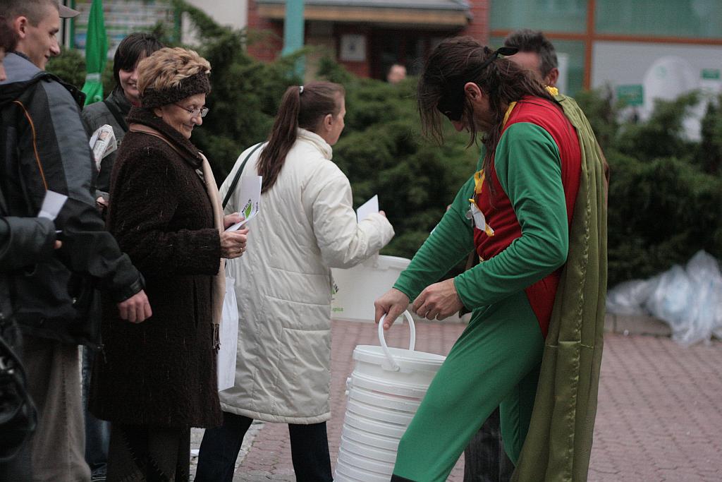 Super L buduje dom na rynku