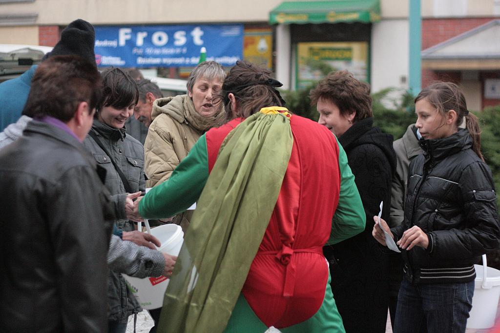 Super L buduje dom na rynku