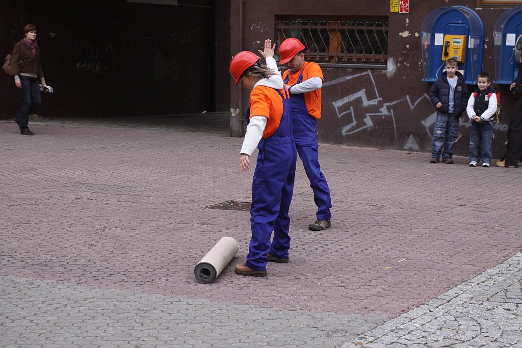 Super L buduje dom na rynku