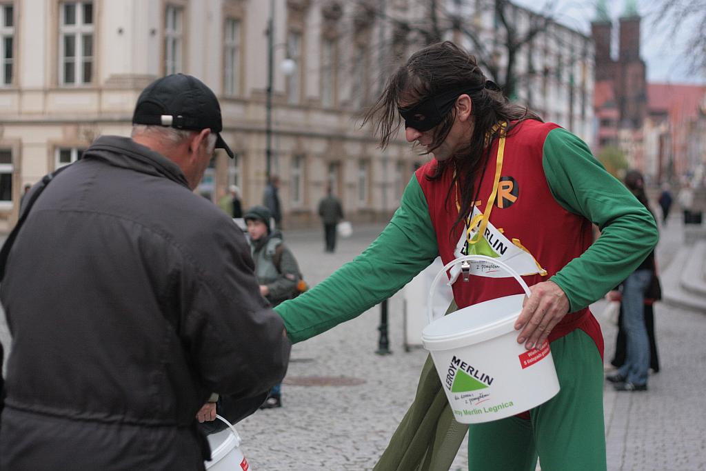 Super L buduje dom na rynku