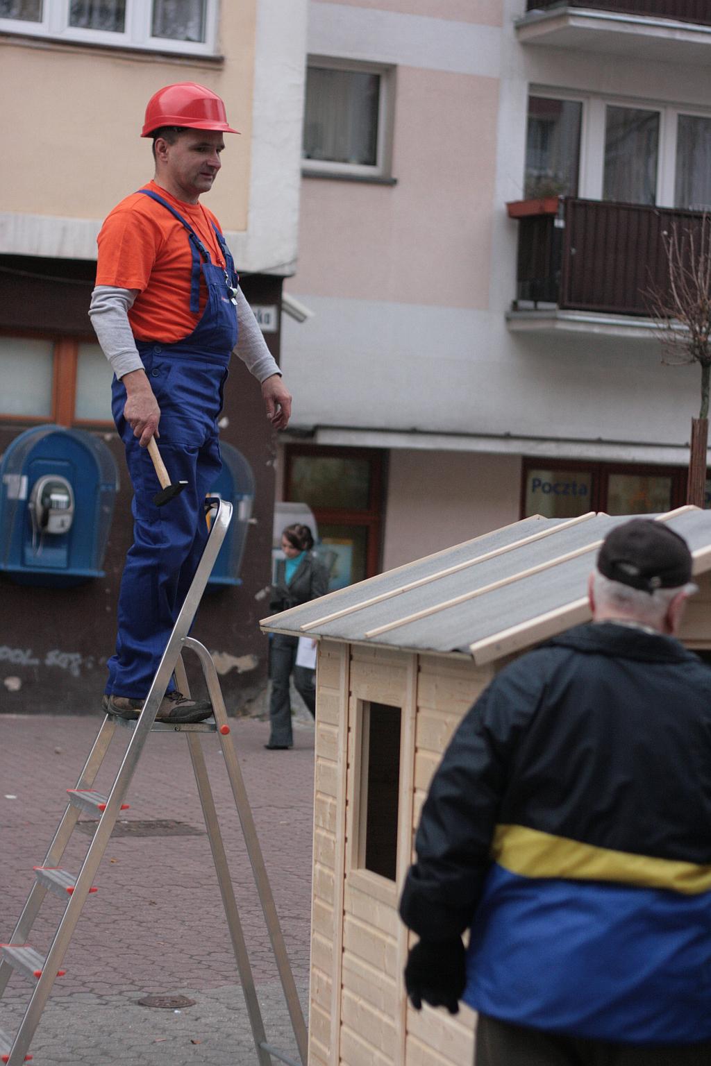 Super L buduje dom na rynku