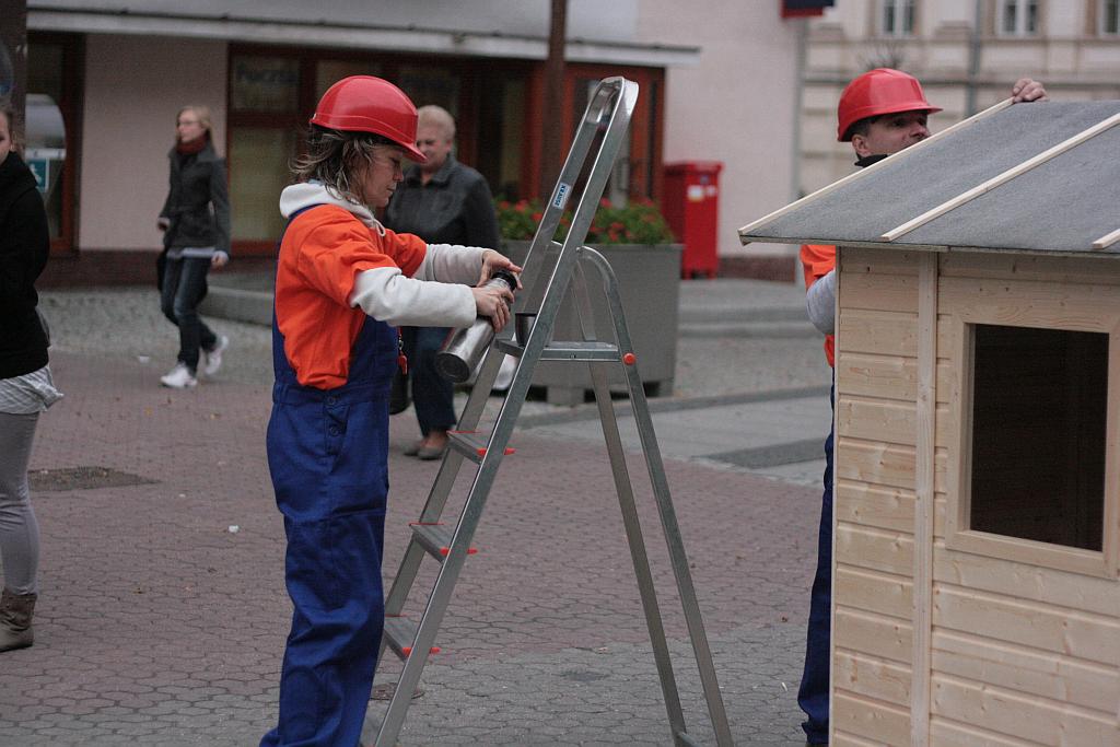 Super L buduje dom na rynku