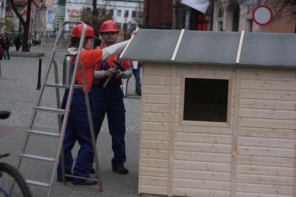 Super L buduje dom na rynku