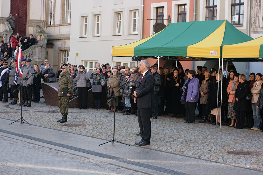 Mundurowi uczniowie ślubowali w Rynku