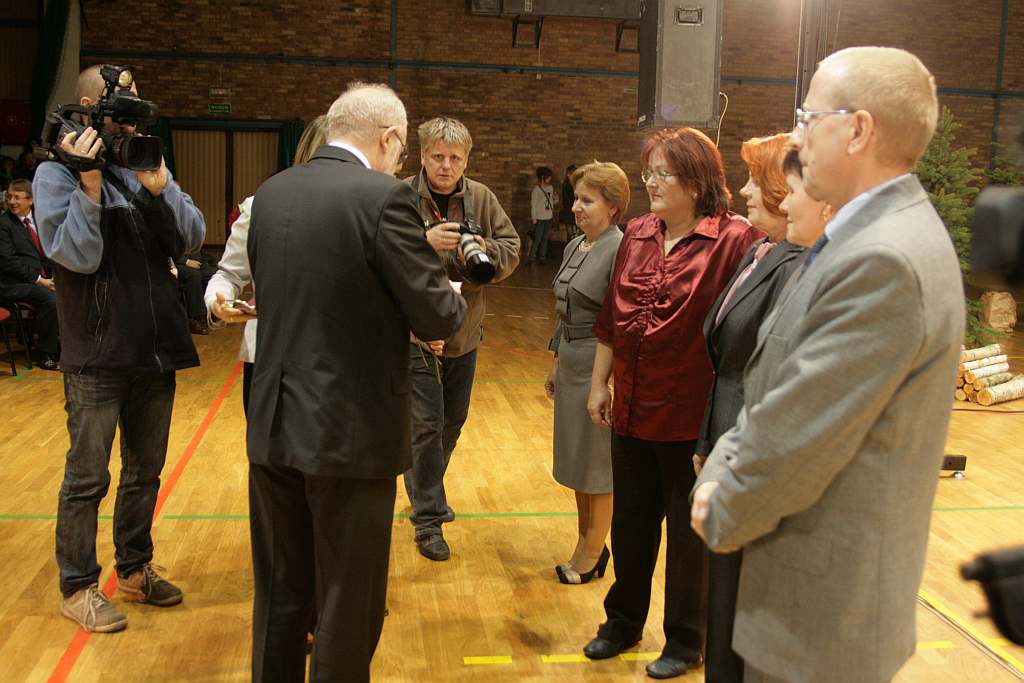 Medale i odznaczenia dla legniczan