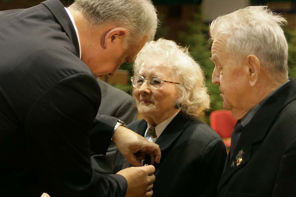 Medale i odznaczenia dla legniczan