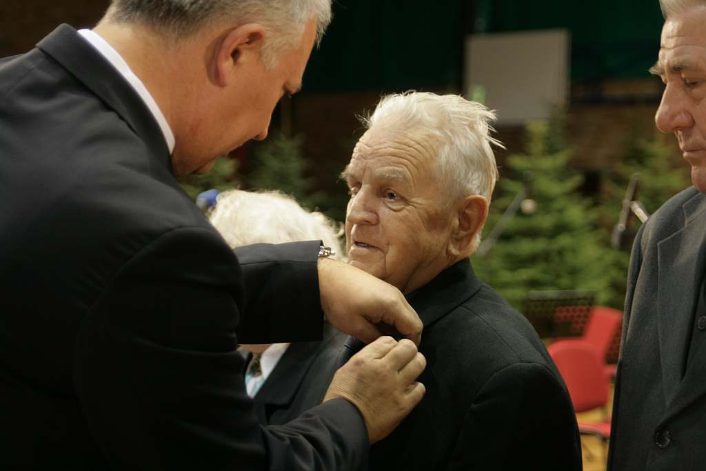 Medale i odznaczenia dla legniczan