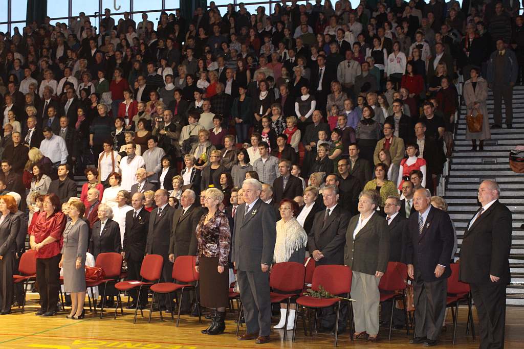 Medale i odznaczenia dla legniczan