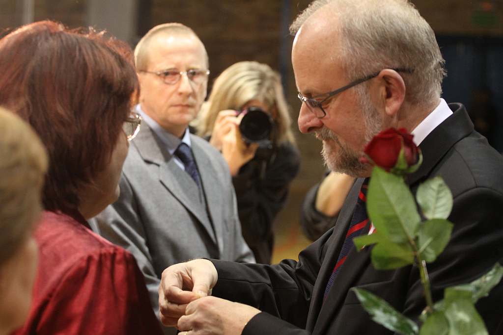 Medale i odznaczenia dla legniczan