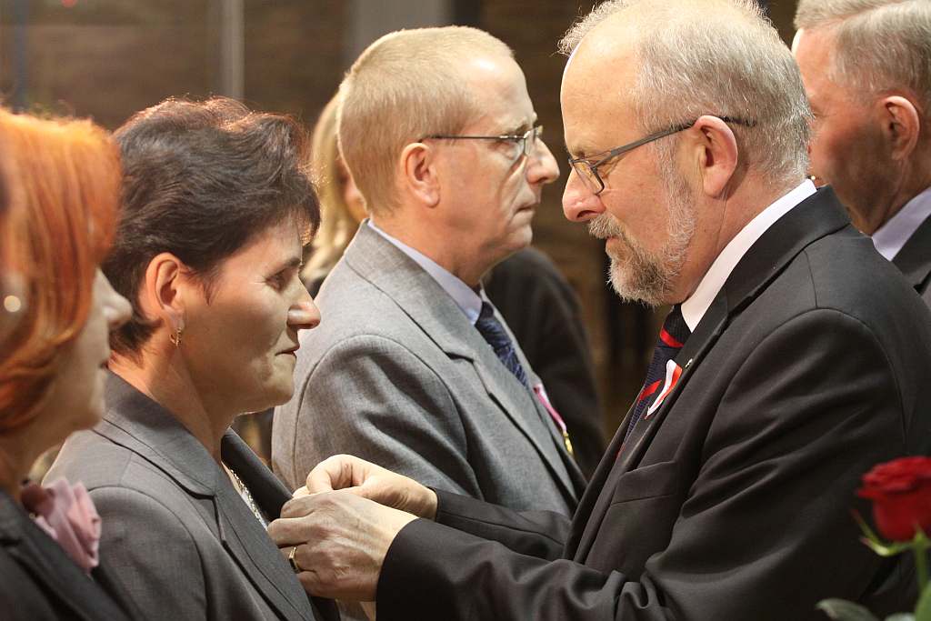 Medale i odznaczenia dla legniczan