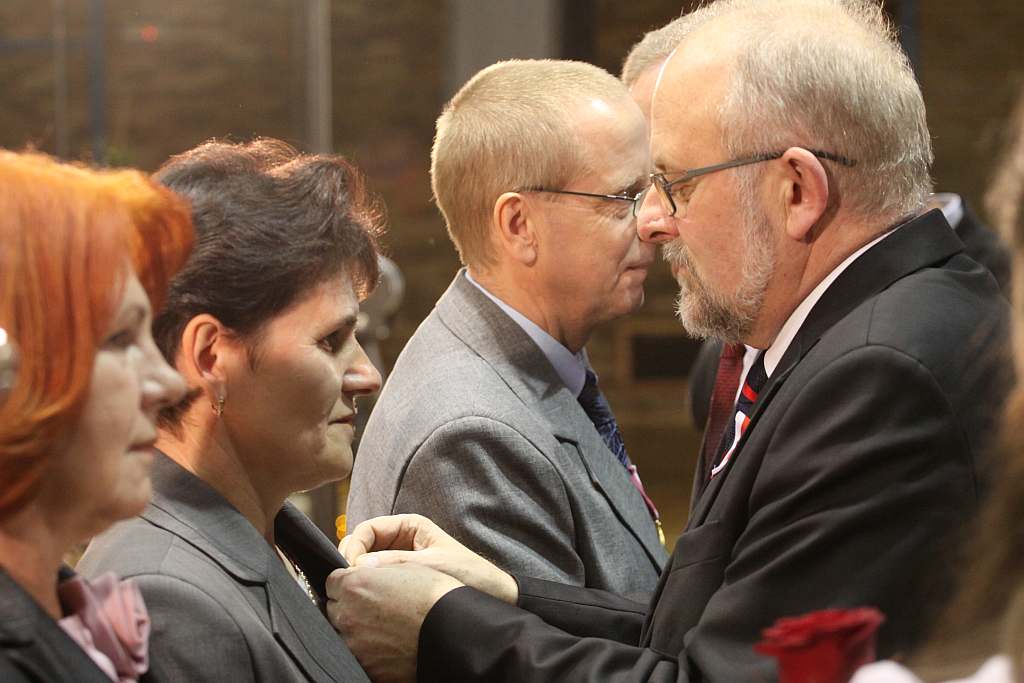 Medale i odznaczenia dla legniczan