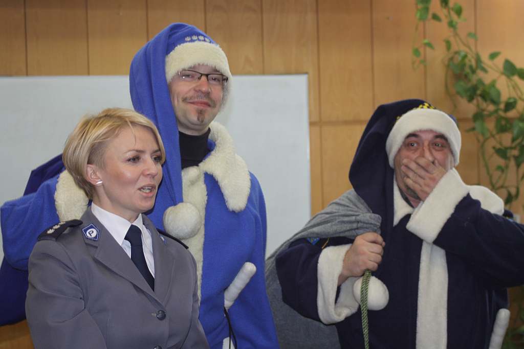 Niebiescy mikołajowie w szpitalu