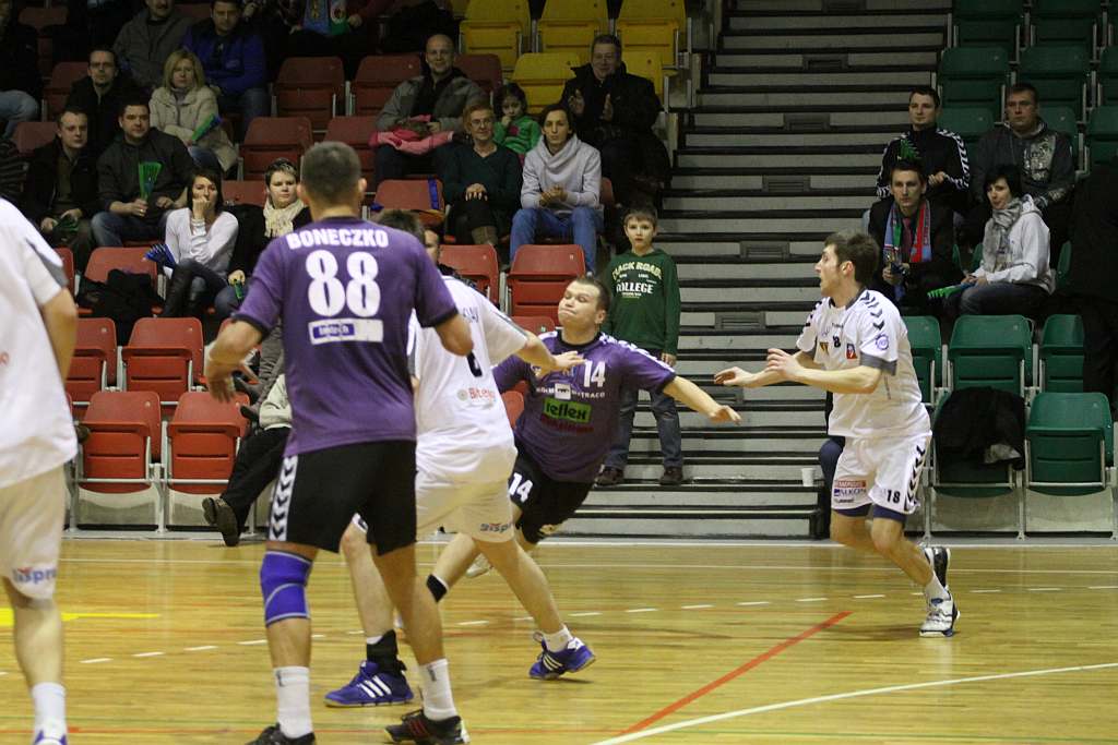 Reflex Miedź dalej od Final Four