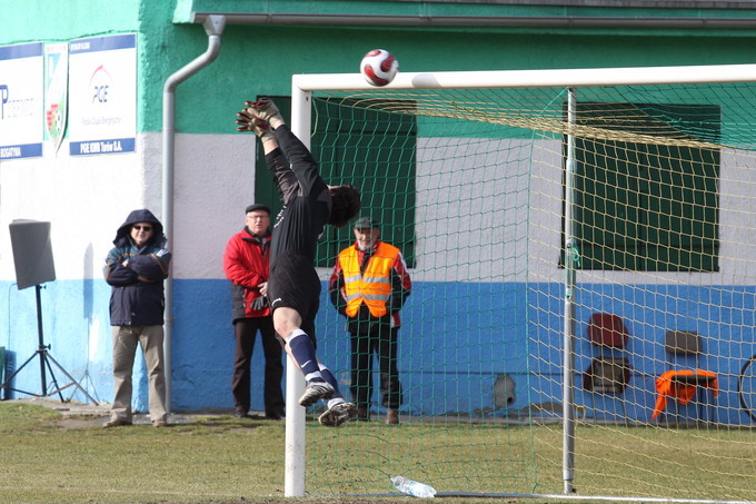 Piast - Konfeks 1:3