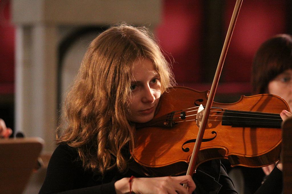 Koncert orkiestry w kościele