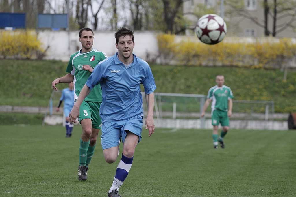Konfeks bez szans w starciu z liderem