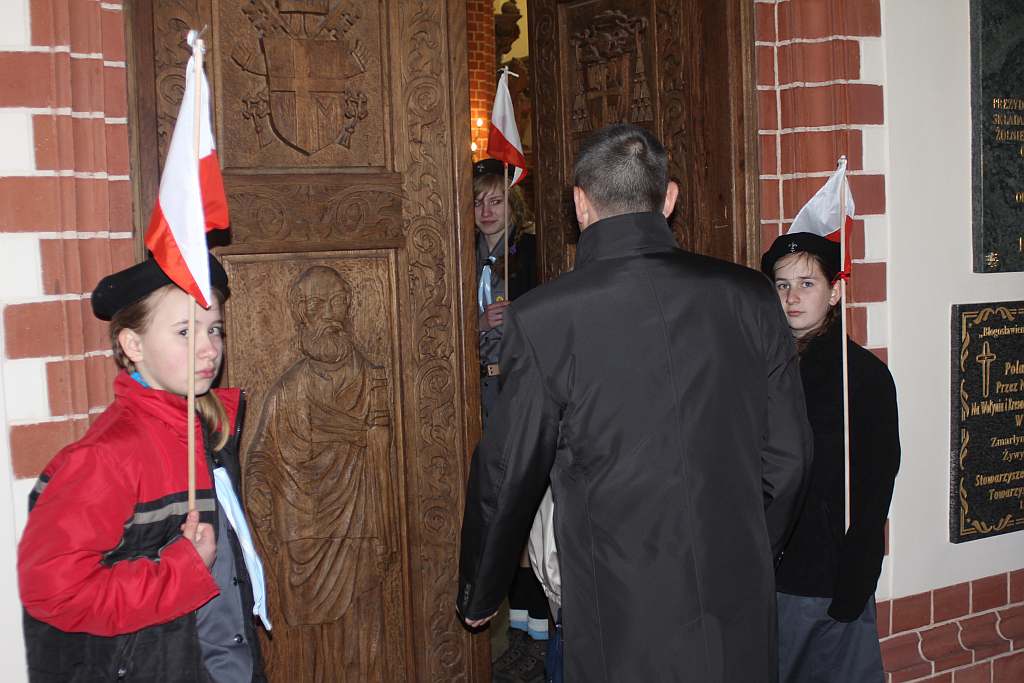 Tablica upamiętniająca ofiary smoleńskie