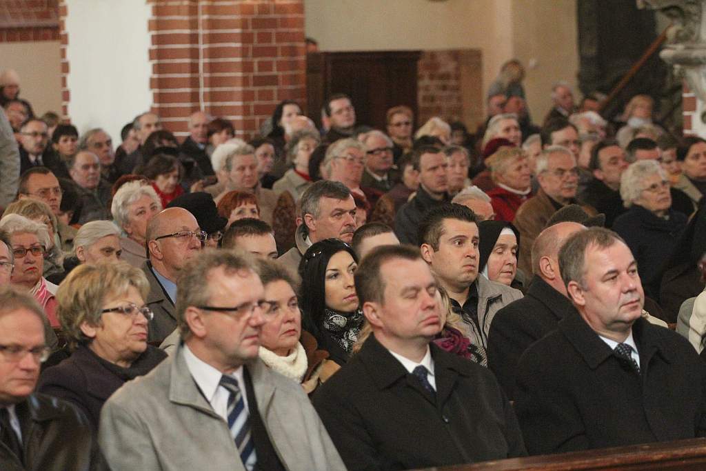 Tablica upamiętniająca ofiary smoleńskie
