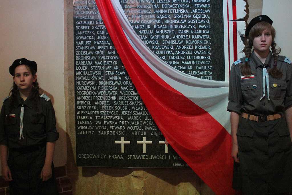 Tablica upamiętniająca ofiary smoleńskie