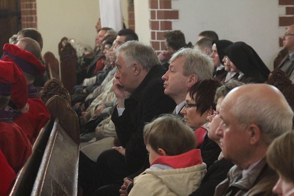 Tablica upamiętniająca ofiary smoleńskie