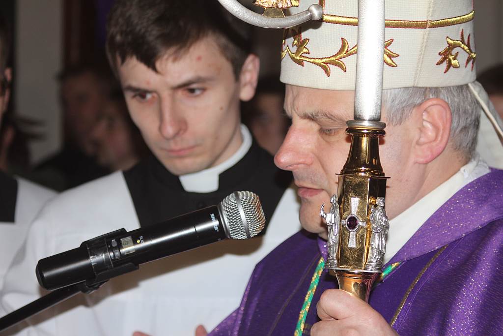 Tablica upamiętniająca ofiary smoleńskie