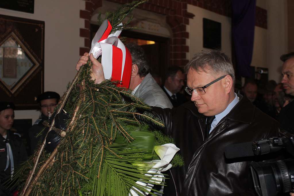 Tablica upamiętniająca ofiary smoleńskie