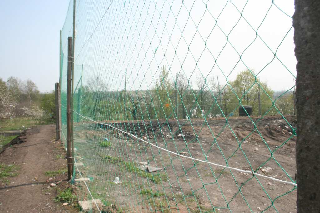 Śmieci wokół wysypiska