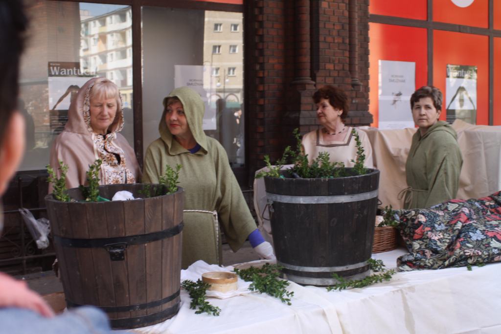 Chleb, śledź i grosz