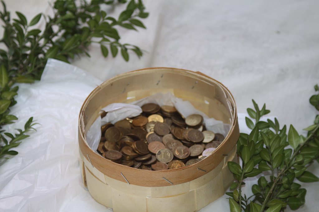 Chleb, śledź i grosz