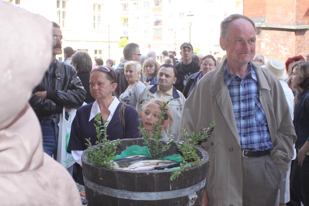 Chleb, śledź i grosz